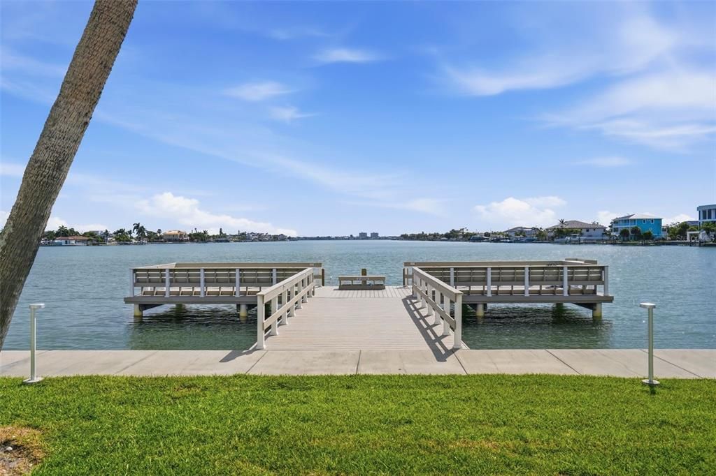 Active With Contract: $369,000 (2 beds, 2 baths, 1350 Square Feet)