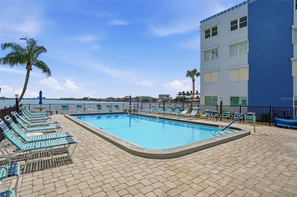 Active With Contract: $369,000 (2 beds, 2 baths, 1350 Square Feet)