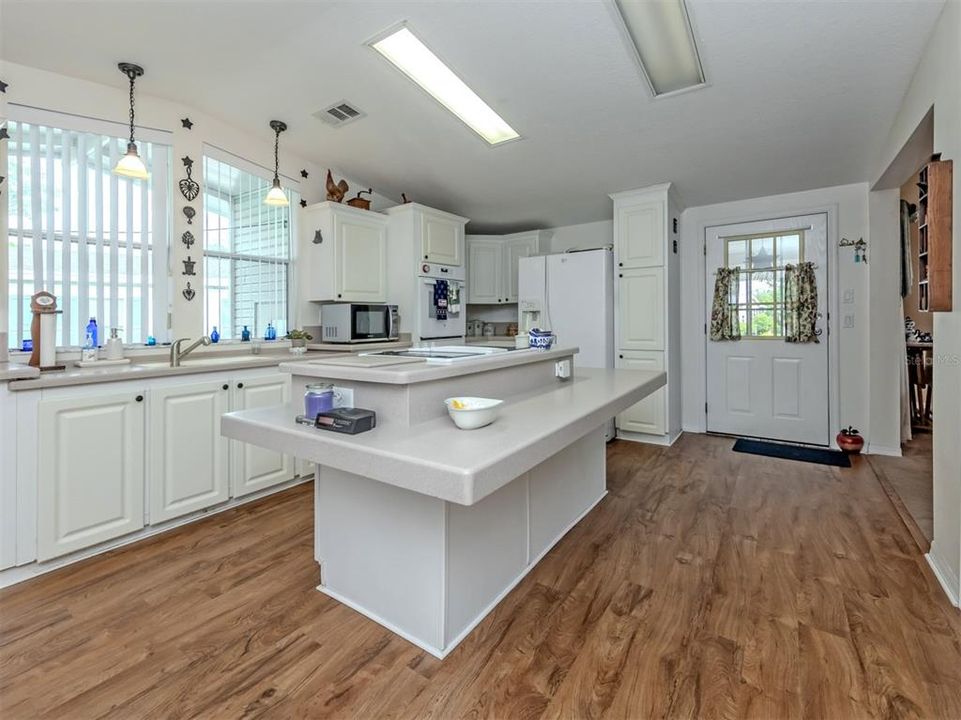 En Venta: $179,900 (3 camas, 2 baños, 2015 Pies cuadrados)
