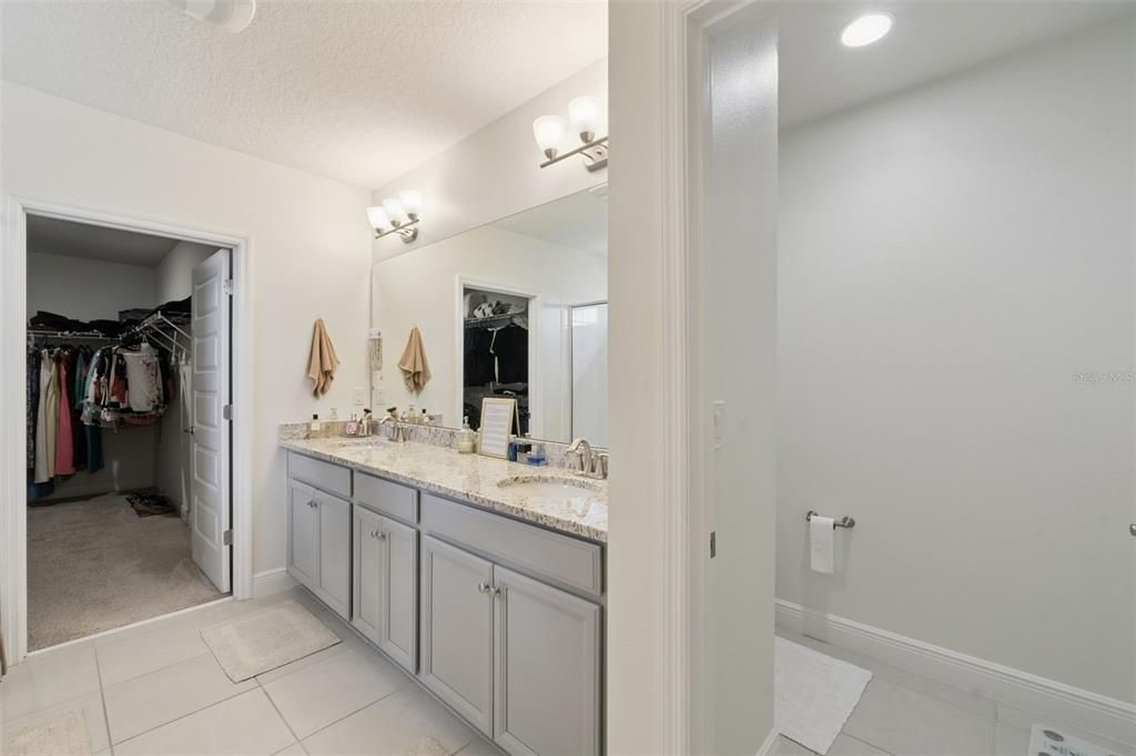 En Venta: $739,000 (4 camas, 3 baños, 2840 Pies cuadrados)