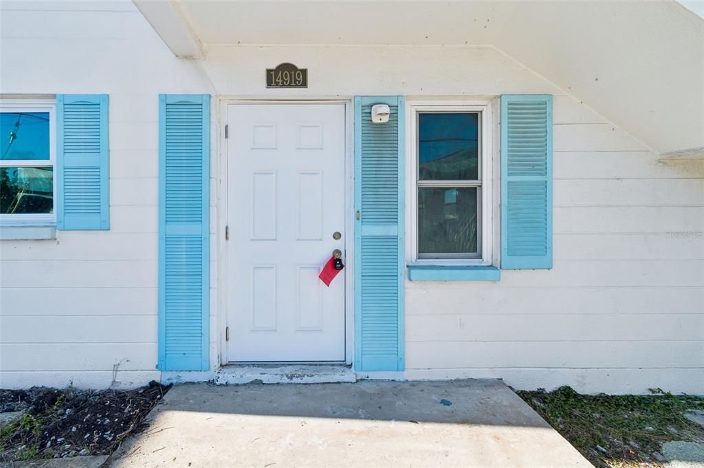 For Rent: $2,495 (2 beds, 1 baths, 702 Square Feet)