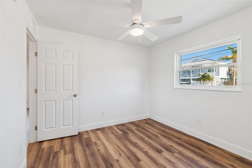 For Rent: $2,495 (2 beds, 1 baths, 702 Square Feet)