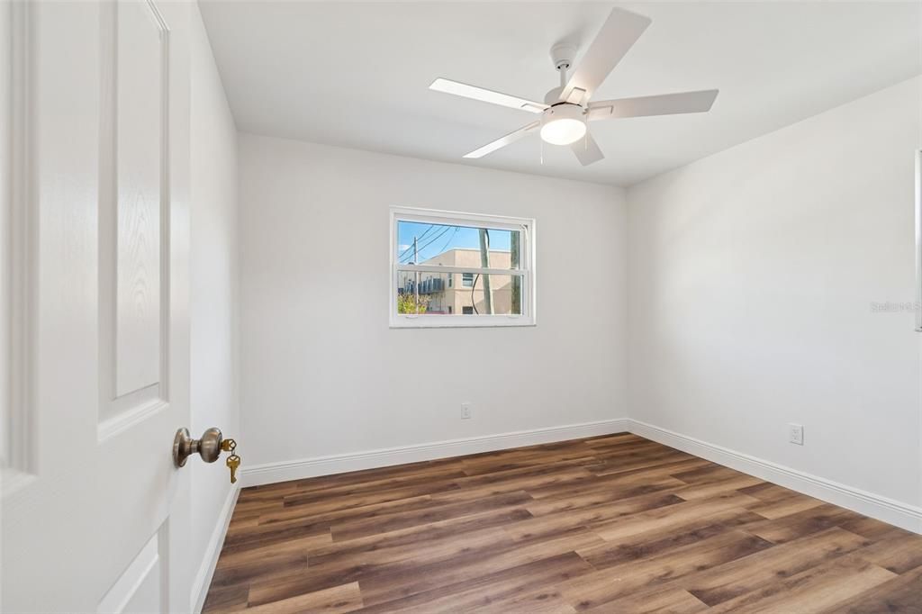 For Rent: $2,495 (2 beds, 1 baths, 702 Square Feet)