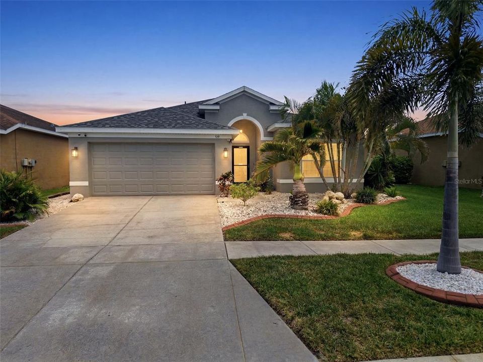 Active With Contract: $339,000 (3 beds, 2 baths, 1530 Square Feet)