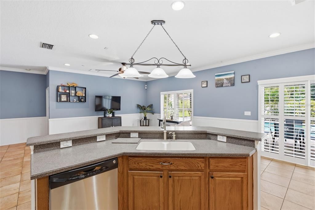 Active With Contract: $339,000 (3 beds, 2 baths, 1530 Square Feet)