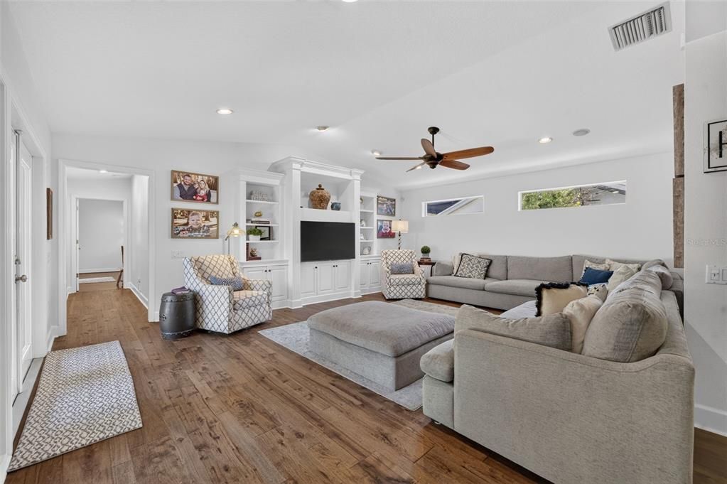 На продажу: $1,150,000 (4 спален, 3 ванн, 2474 Квадратных фут)