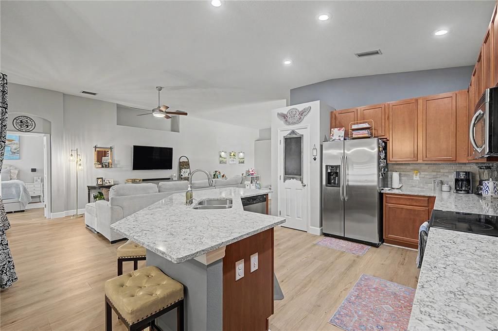En Venta: $425,000 (4 camas, 2 baños, 2181 Pies cuadrados)