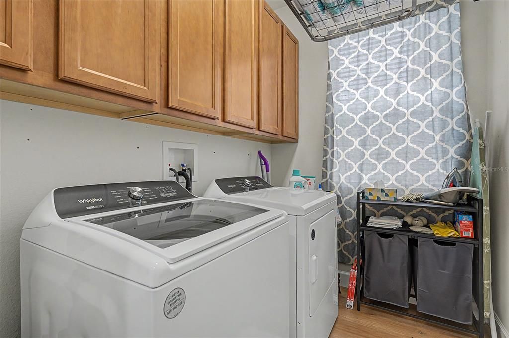 En Venta: $425,000 (4 camas, 2 baños, 2181 Pies cuadrados)
