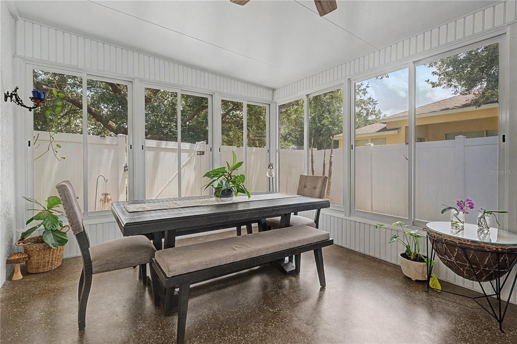 En Venta: $425,000 (4 camas, 2 baños, 2181 Pies cuadrados)