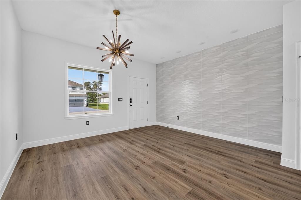 En Venta: $358,500 (4 camas, 3 baños, 1710 Pies cuadrados)