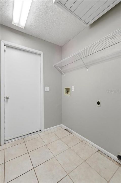 На продажу: $339,000 (3 спален, 2 ванн, 1632 Квадратных фут)