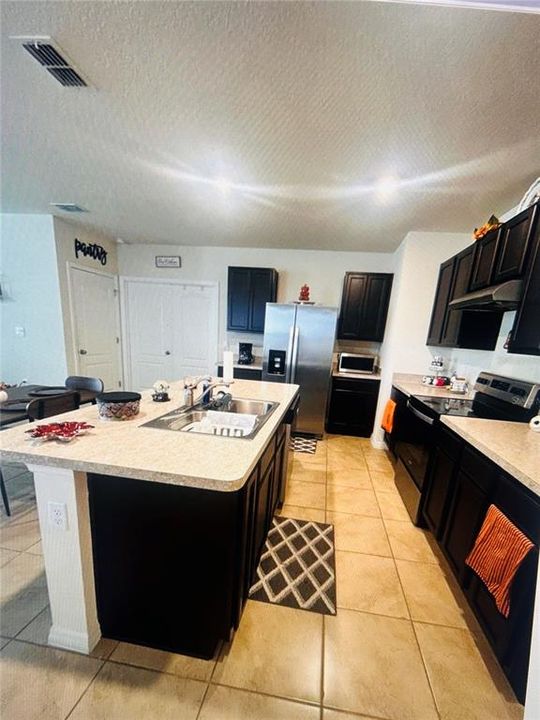 En Renta: $2,600 (3 camas, 2 baños, 1625 Pies cuadrados)