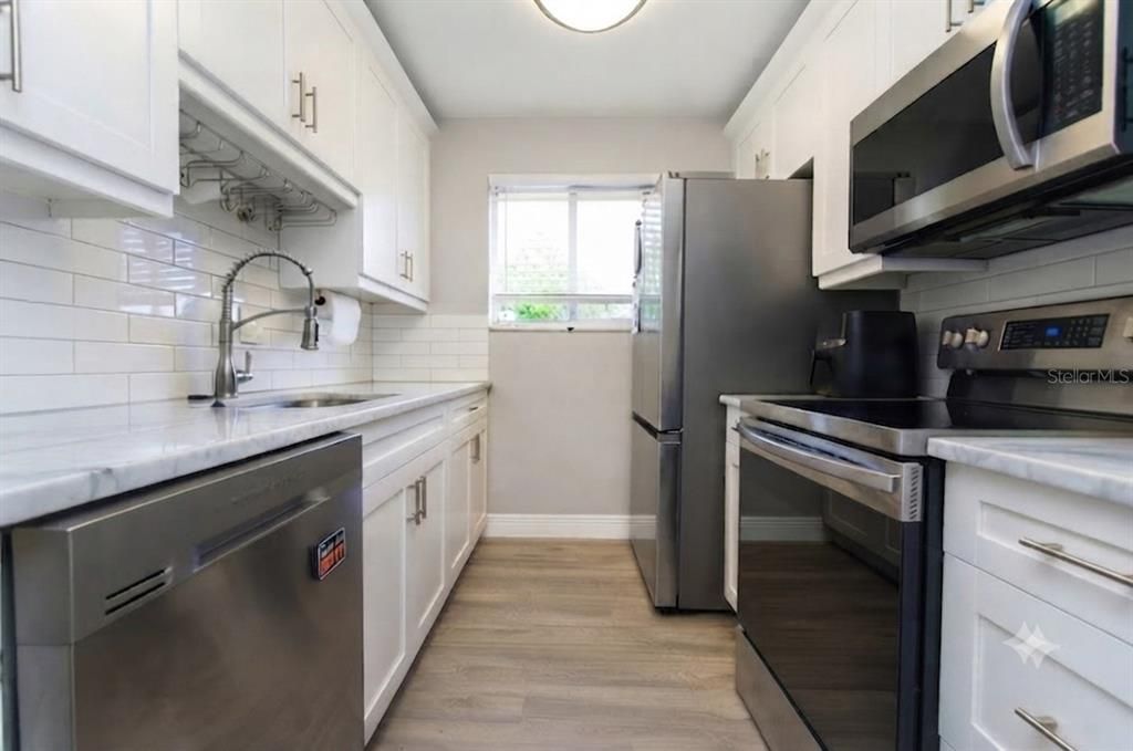 В аренду: $1,600 (2 спален, 1 ванн, 828 Квадратных фут)