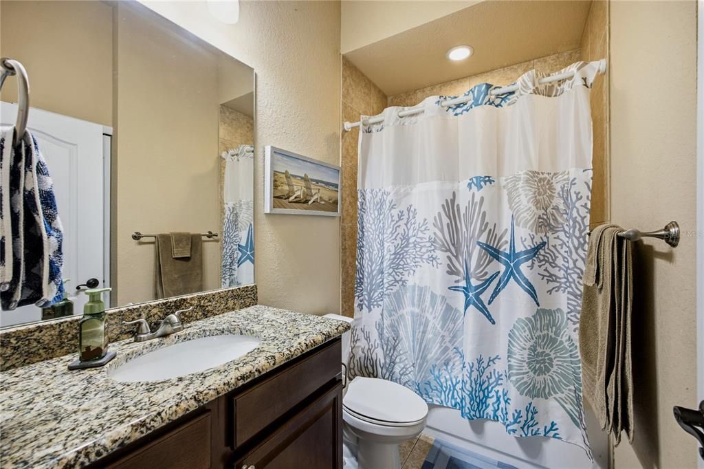 Activo con contrato: $345,000 (3 camas, 2 baños, 1574 Pies cuadrados)