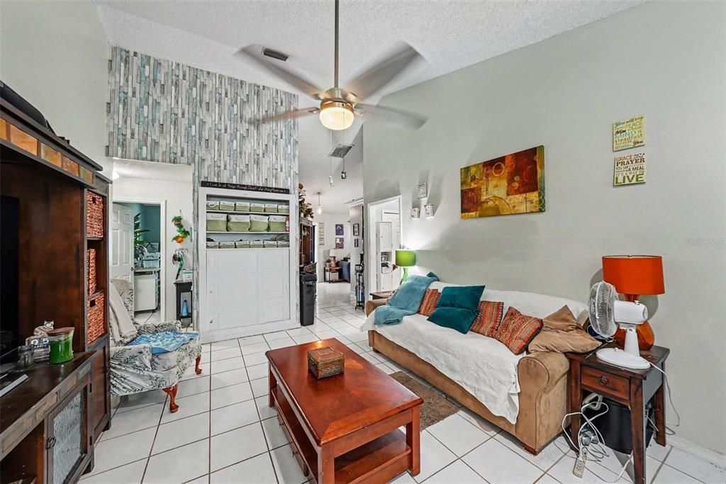 En Venta: $420,000 (3 camas, 2 baños, 1722 Pies cuadrados)