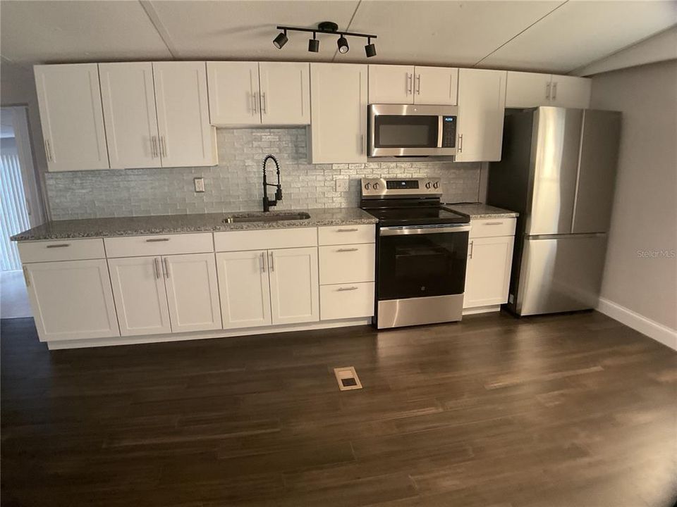 На продажу: $199,900 (3 спален, 2 ванн, 1622 Квадратных фут)