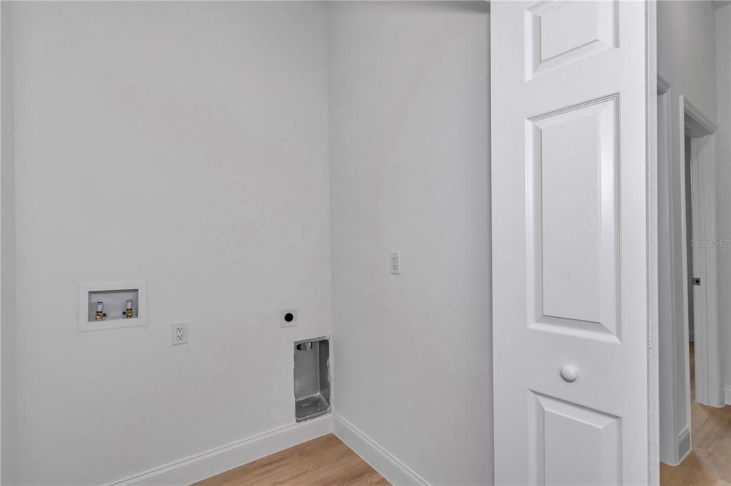 For Sale: $308,000 (4 beds, 2 baths, 1816 Square Feet)