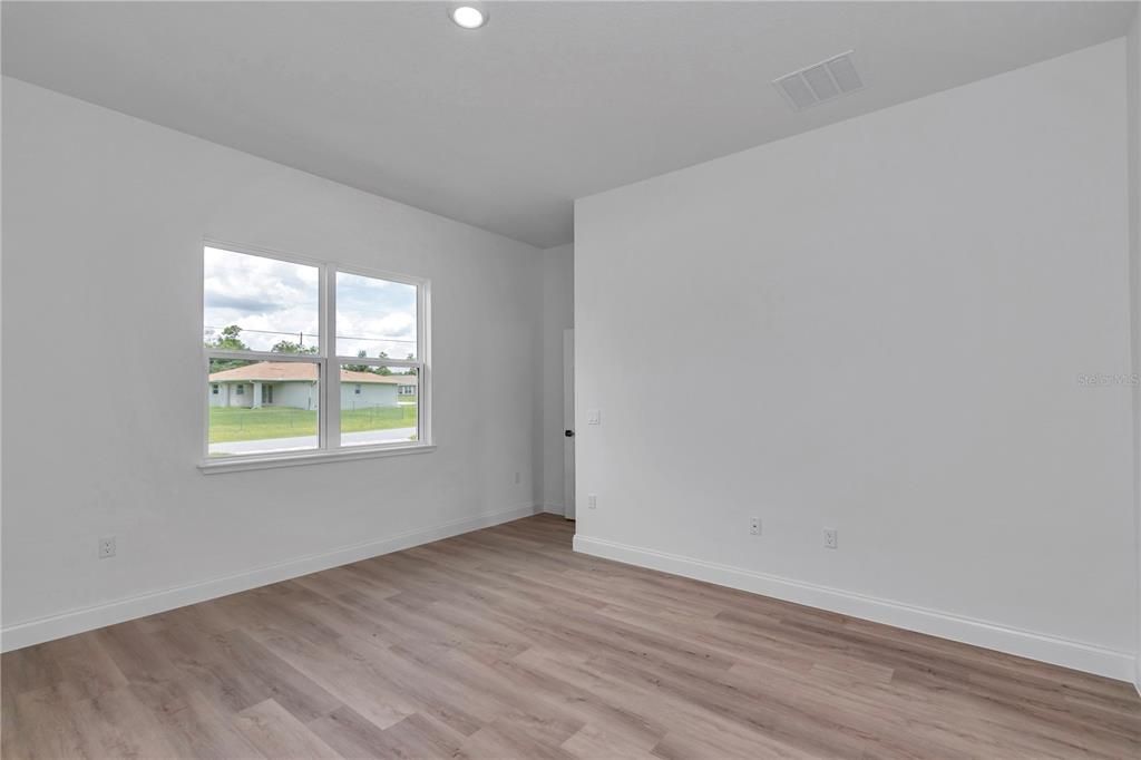 For Sale: $308,000 (4 beds, 2 baths, 1816 Square Feet)