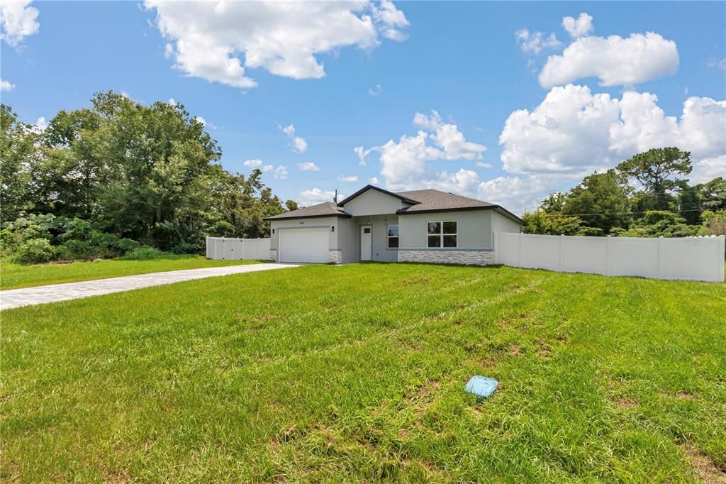 For Sale: $308,000 (4 beds, 2 baths, 1816 Square Feet)