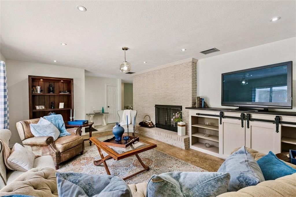 Active With Contract: $545,000 (3 beds, 2 baths, 2446 Square Feet)