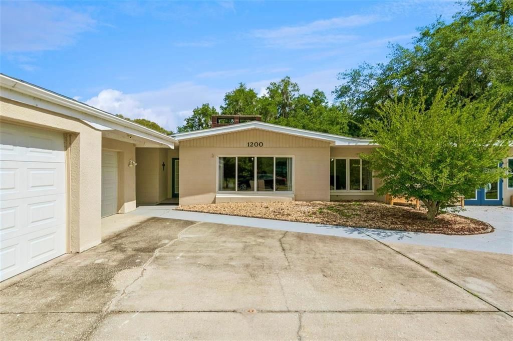 Active With Contract: $545,000 (3 beds, 2 baths, 2446 Square Feet)
