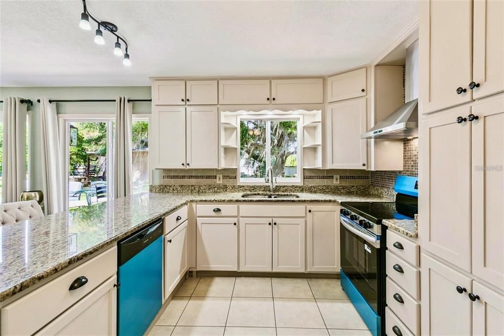 Active With Contract: $545,000 (3 beds, 2 baths, 2446 Square Feet)