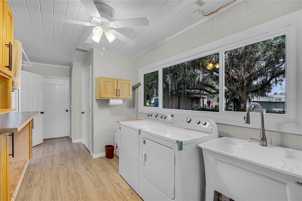 Active With Contract: $545,000 (3 beds, 2 baths, 2446 Square Feet)