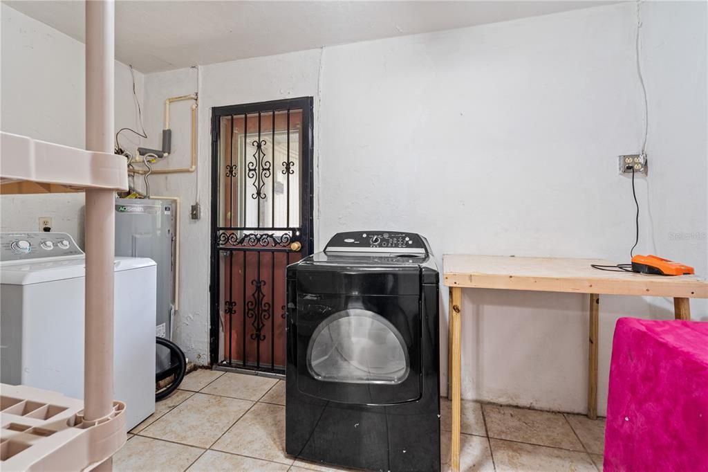 На продажу: $194,900 (2 спален, 2 ванн, 1648 Квадратных фут)