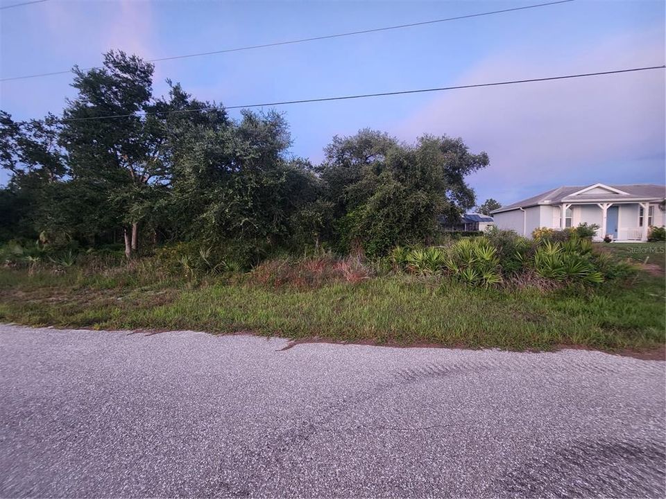 На продажу: $35,000 (0.25 acres)