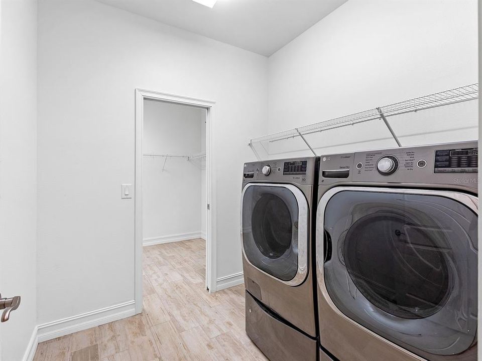 For Rent: $3,595 (4 beds, 3 baths, 2370 Square Feet)