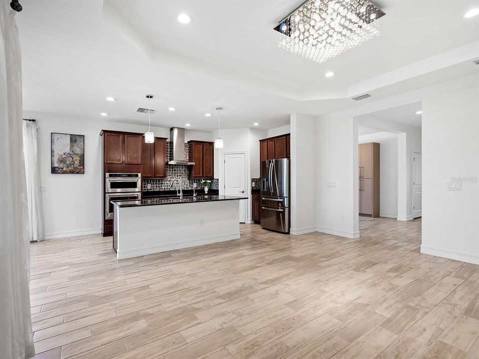 For Rent: $3,595 (4 beds, 3 baths, 2370 Square Feet)