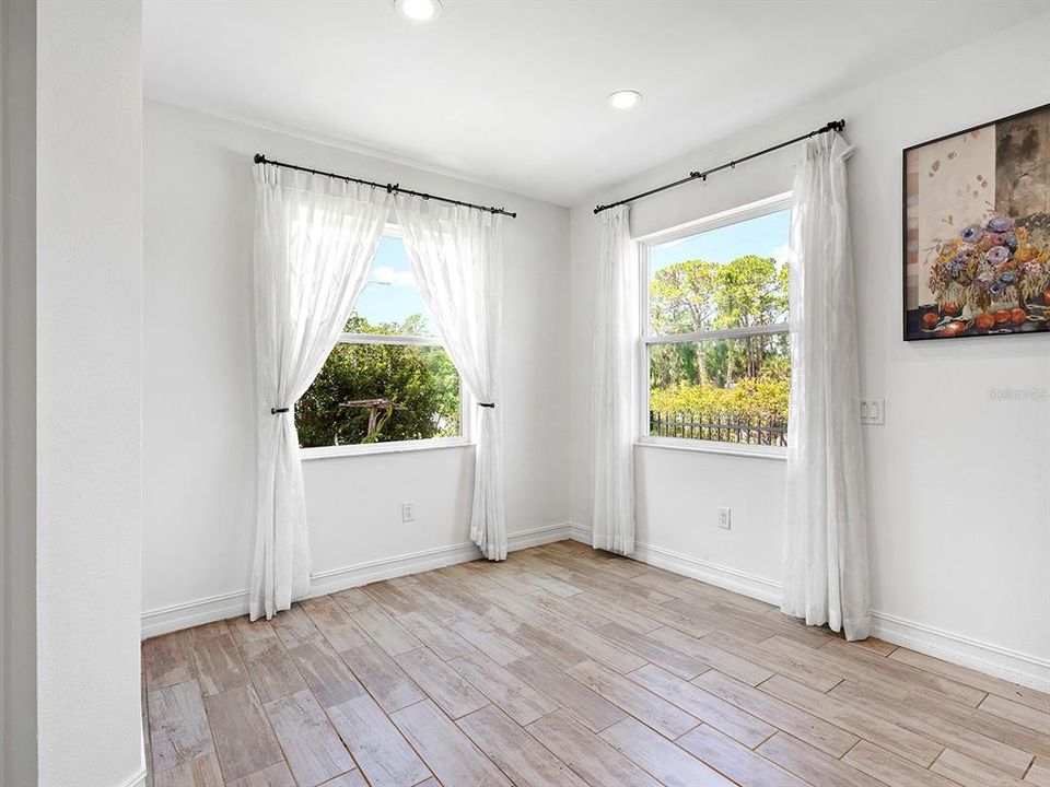 For Rent: $3,595 (4 beds, 3 baths, 2370 Square Feet)