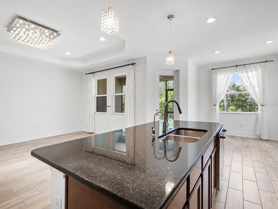 For Rent: $3,595 (4 beds, 3 baths, 2370 Square Feet)