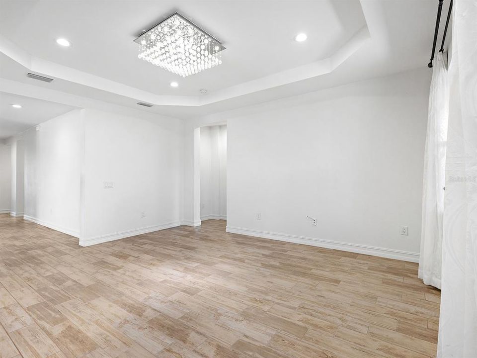 For Rent: $3,595 (4 beds, 3 baths, 2370 Square Feet)