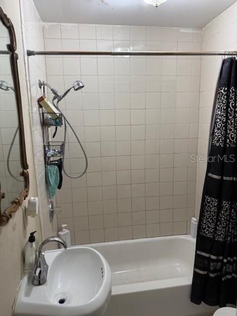 En Venta: $325,000 (4 camas, 2 baños, 2096 Pies cuadrados)