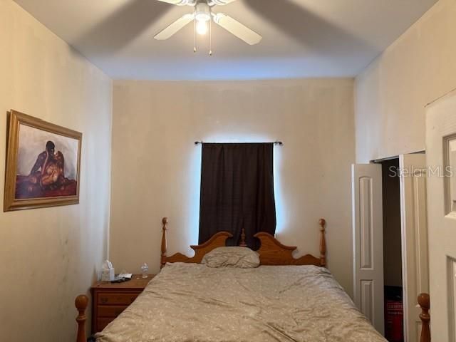 En Venta: $325,000 (4 camas, 2 baños, 2096 Pies cuadrados)
