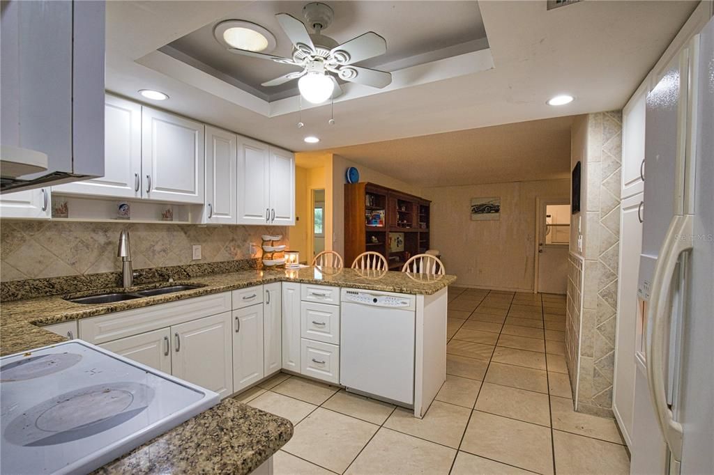 For Sale: $285,000 (3 beds, 2 baths, 1839 Square Feet)