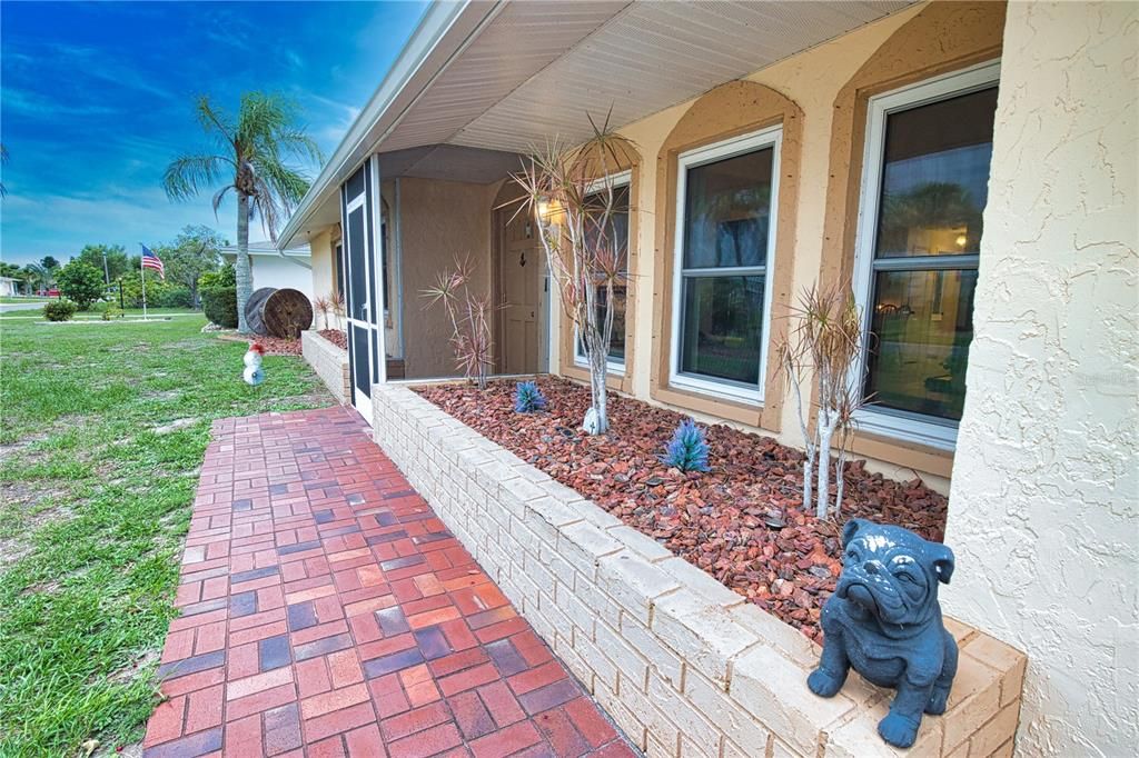 For Sale: $285,000 (3 beds, 2 baths, 1839 Square Feet)