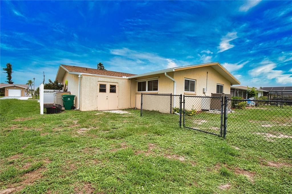 For Sale: $285,000 (3 beds, 2 baths, 1839 Square Feet)
