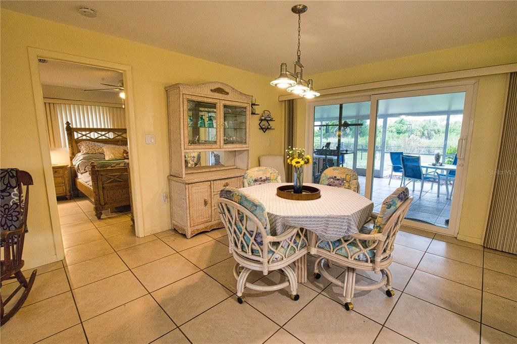 For Sale: $285,000 (3 beds, 2 baths, 1839 Square Feet)