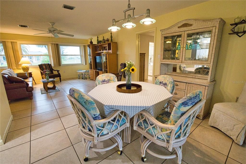 For Sale: $285,000 (3 beds, 2 baths, 1839 Square Feet)