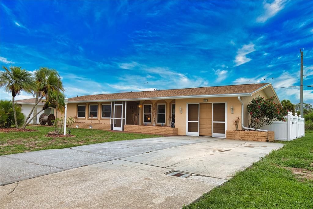 For Sale: $285,000 (3 beds, 2 baths, 1839 Square Feet)