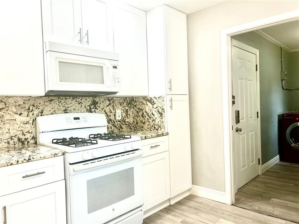 En Renta: $2,100 (4 camas, 2 baños, 1300 Pies cuadrados)