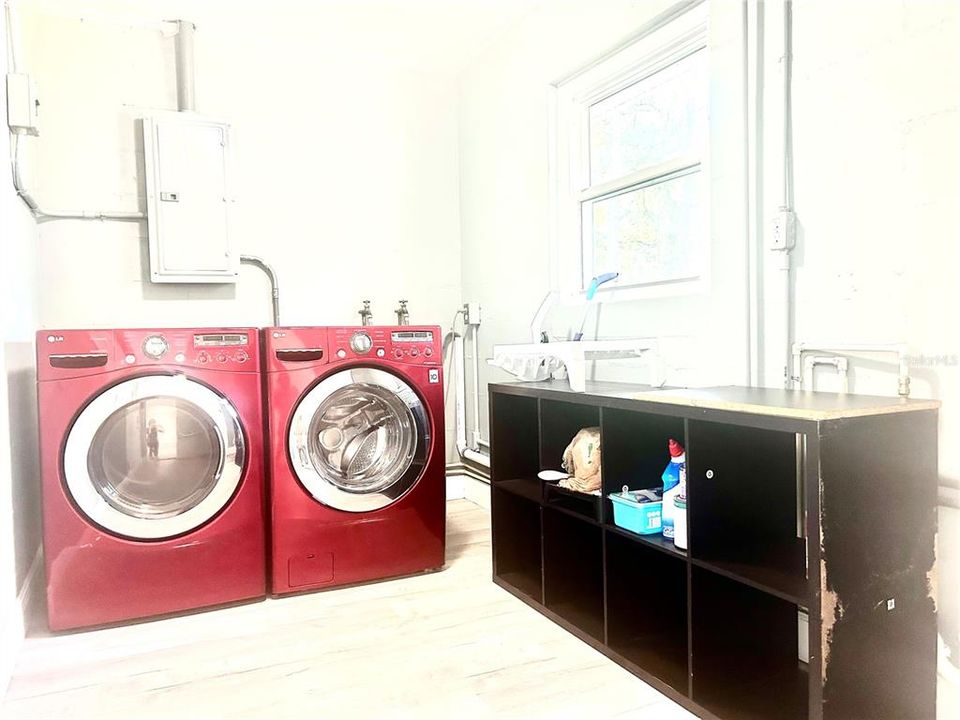 En Renta: $2,100 (4 camas, 2 baños, 1300 Pies cuadrados)