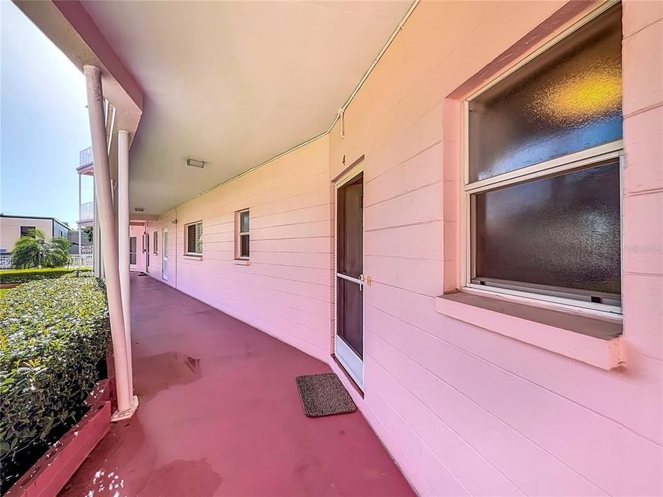 For Rent: $2,200 (1 beds, 1 baths, 673 Square Feet)