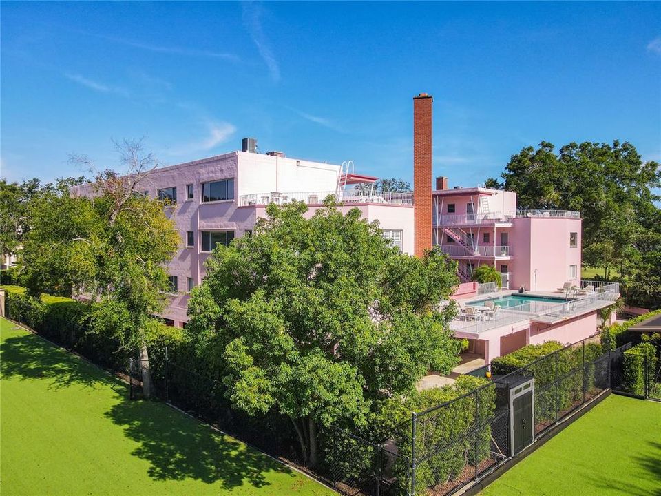 For Rent: $2,200 (1 beds, 1 baths, 673 Square Feet)