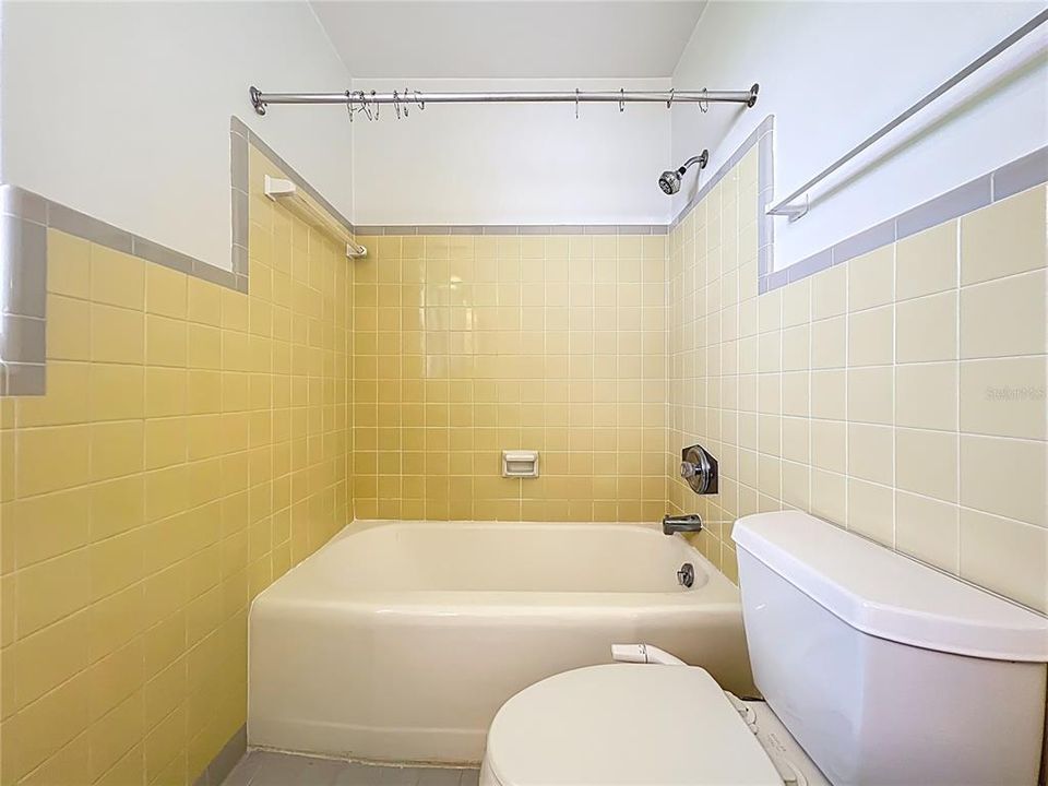 For Rent: $2,200 (1 beds, 1 baths, 673 Square Feet)