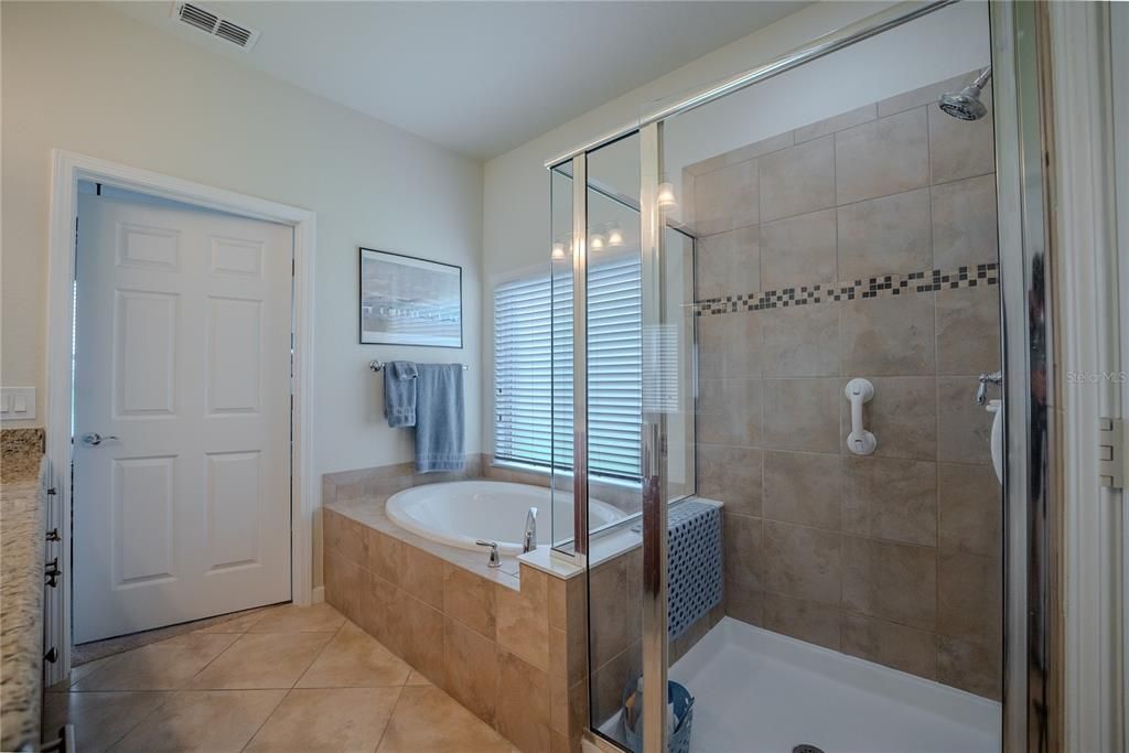 For Sale: $302,203 (2 beds, 2 baths, 1626 Square Feet)