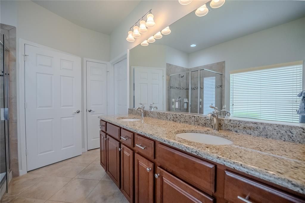 For Sale: $302,203 (2 beds, 2 baths, 1626 Square Feet)