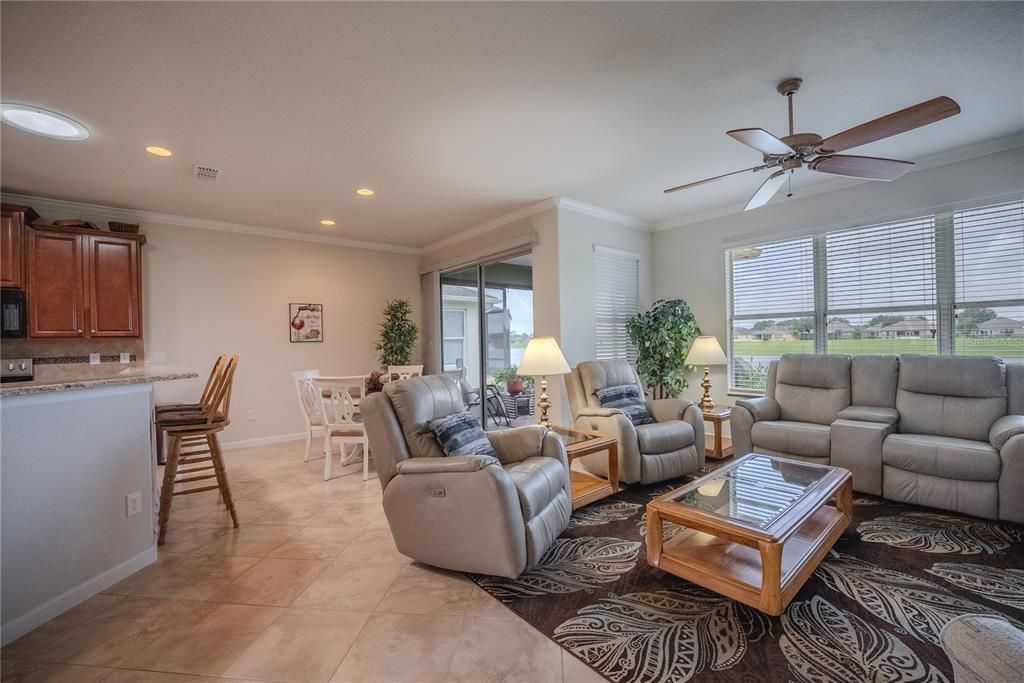 For Sale: $302,203 (2 beds, 2 baths, 1626 Square Feet)